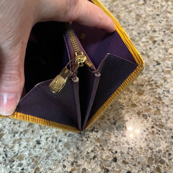 Authentic Louis Vuitton Epi Leather Long Wallet - Picture 7 of 7